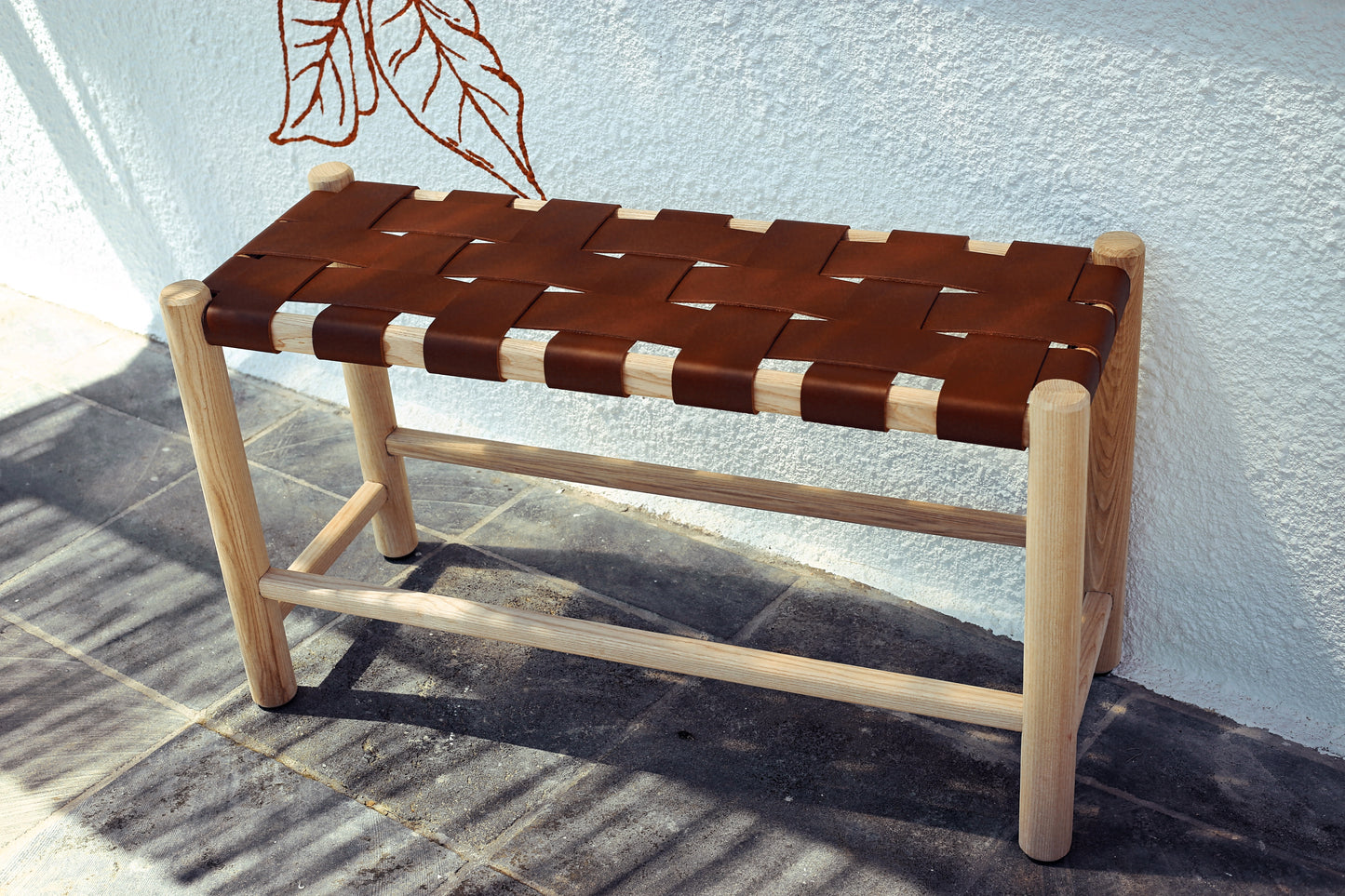 PYLA - Banc en frêne massif & cuir de collet tressé - Pièce unique.