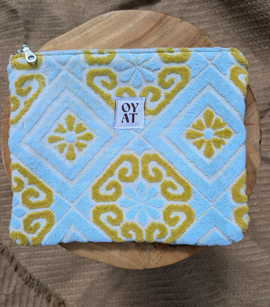 Pochette en éponge upcyclée