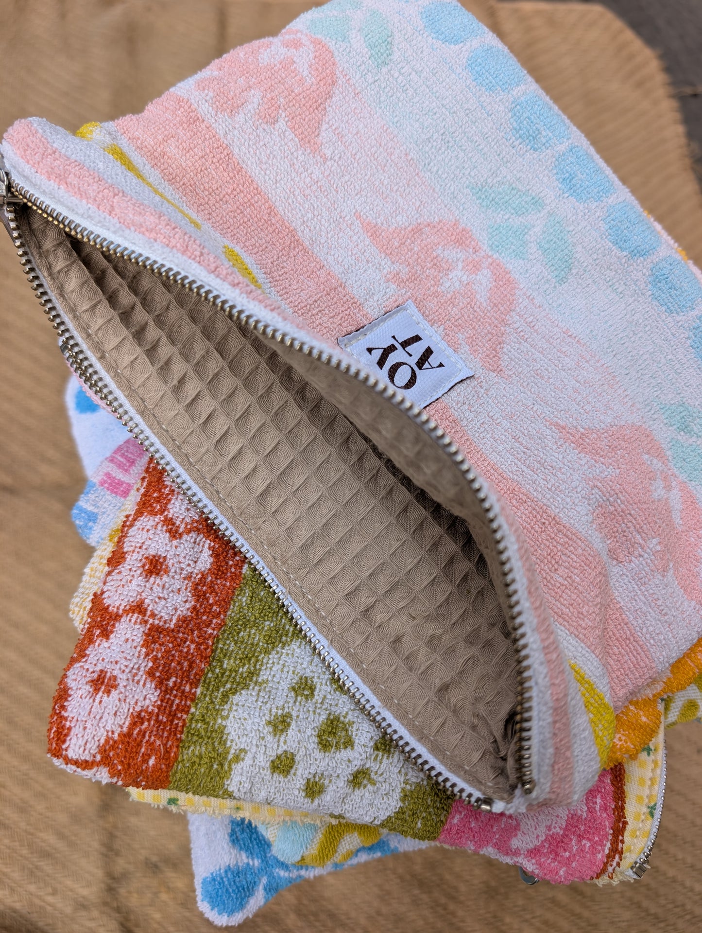 Pochette en éponge upcyclée